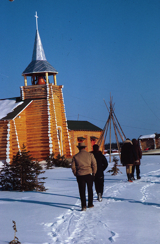 https://arrl-web002.artsrn.ualberta.ca/icrc/ICRC-PDF/Dr. Hunt Photos/Dr. D.E. Hunt photos - Inuvik 1968-69 044.jpg