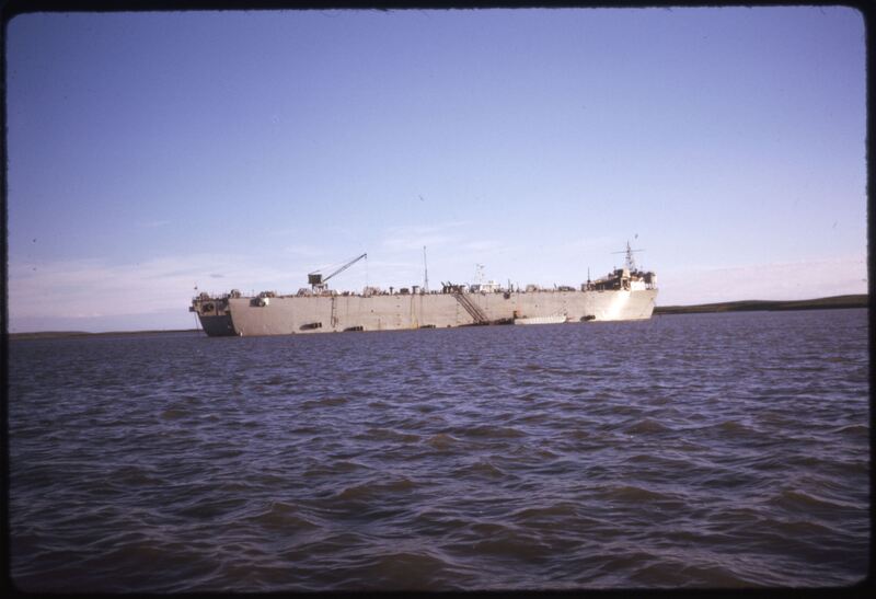 Tuk Harbour - USS Pinabog (Sept '74).jpeg