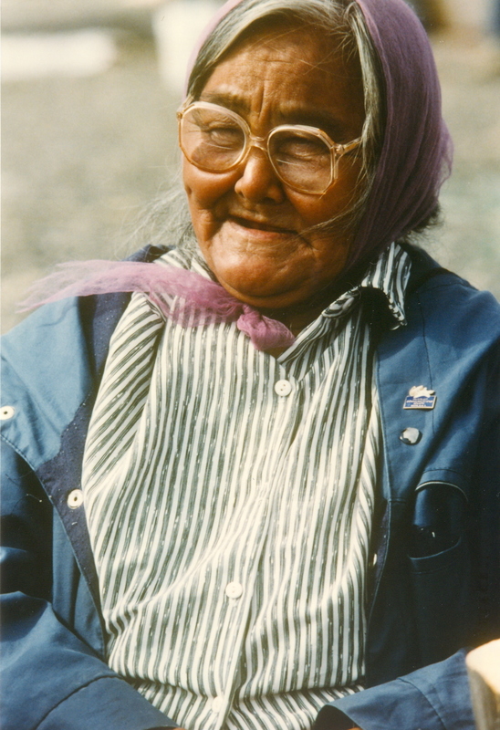 https://arrl-web002.artsrn.ualberta.ca/icrc/201801-upload/Qikiqtaruk - Herschel Island- Cultural Study/Herschel Is- Cultural Study-DoraMalegana-ShinglePt-July1990-YukonHeritageBranch.jpg