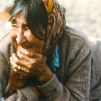 https://arrl-web002.artsrn.ualberta.ca/icrc/201801-upload/Qikiqtaruk - Herschel Island- Cultural Study/Herschel Island Cultural Study-Jean Tardiff at Shingle Pt- 1990-Yukon Heritage Branch.jpg