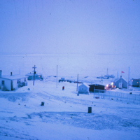 https://arrl-web002.artsrn.ualberta.ca/icrc/ICRC-PDF/Dr. Hunt Photos/Dr. D.E. Hunt photos - Inuvik 1968-69 154.jpg